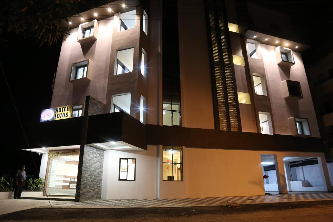 Hotel Lotus Chandrapur Kültér fotó