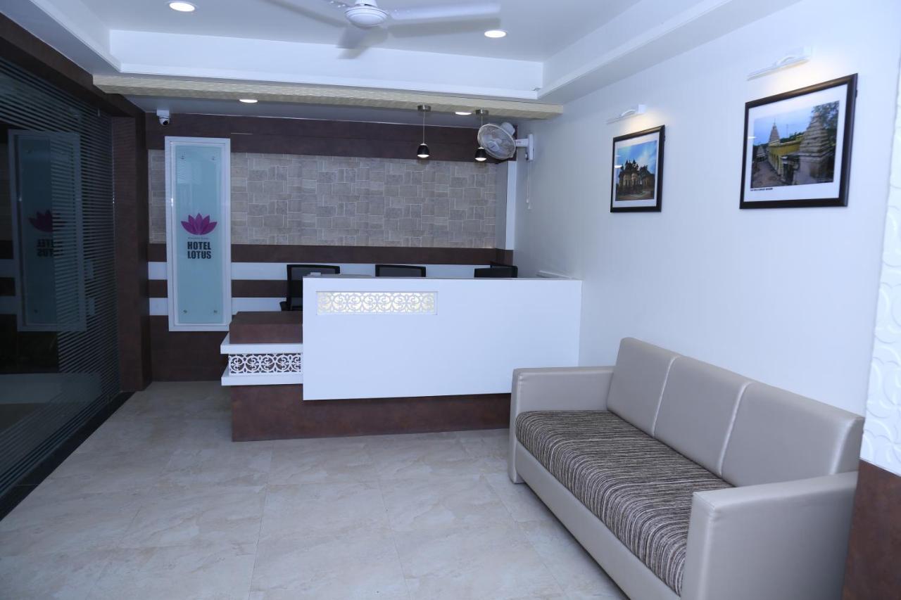 Hotel Lotus Chandrapur Kültér fotó