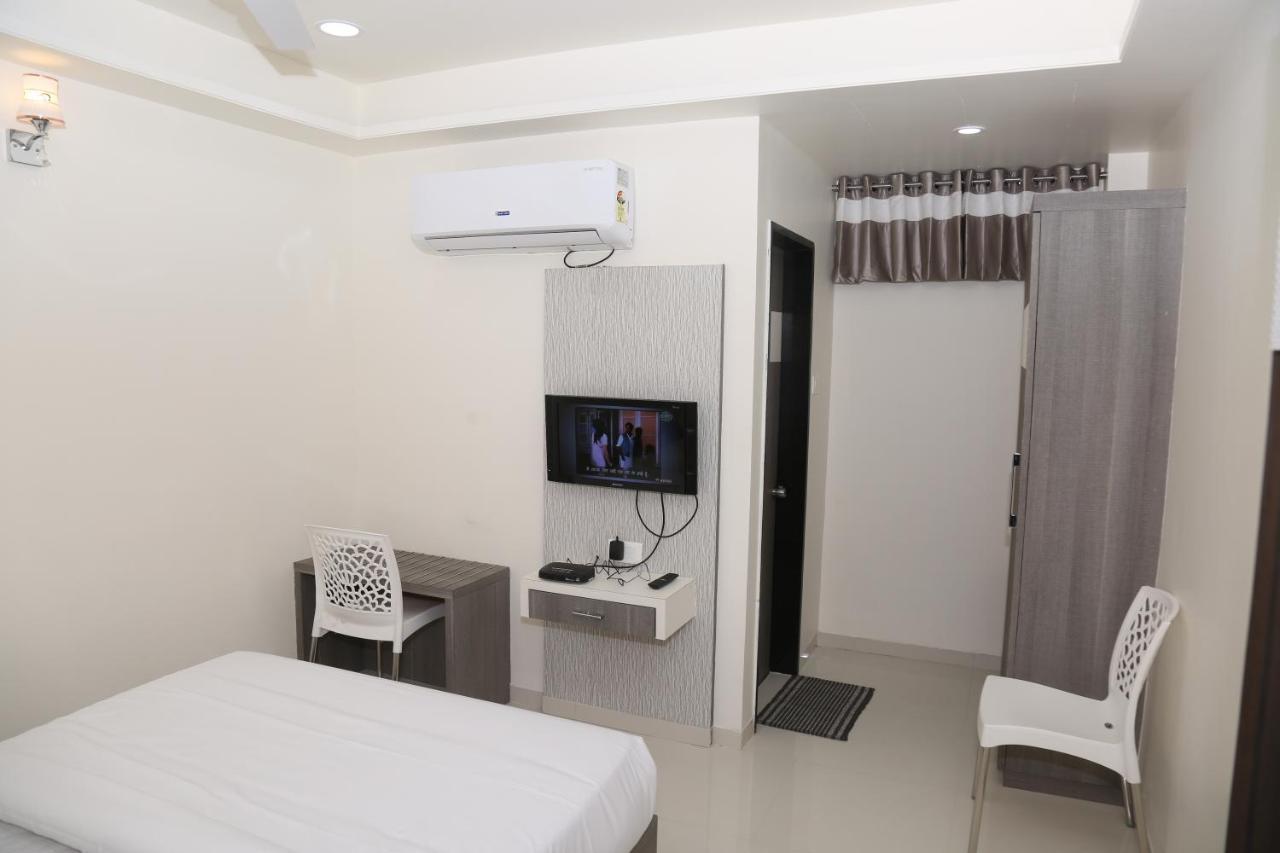 Hotel Lotus Chandrapur Kültér fotó