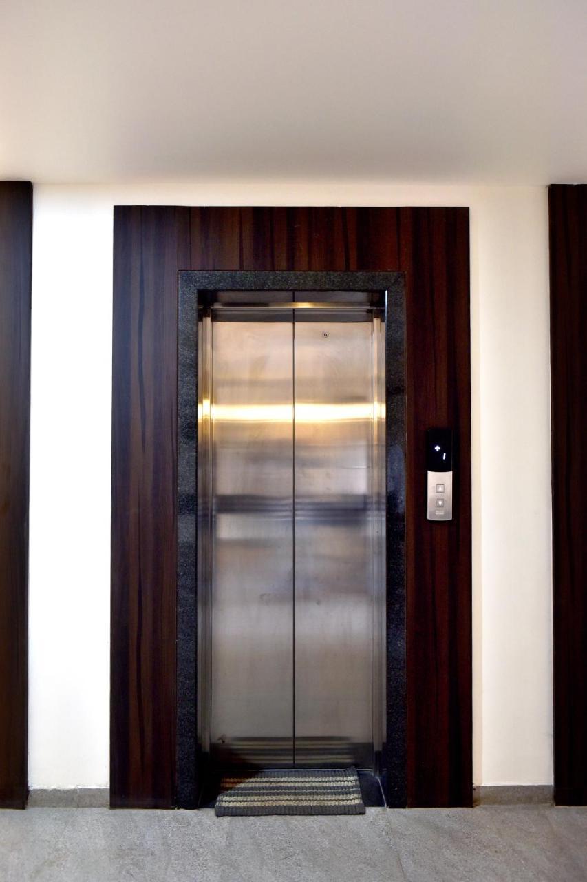 Hotel Lotus Chandrapur Kültér fotó