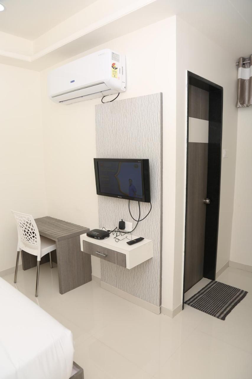 Hotel Lotus Chandrapur Kültér fotó