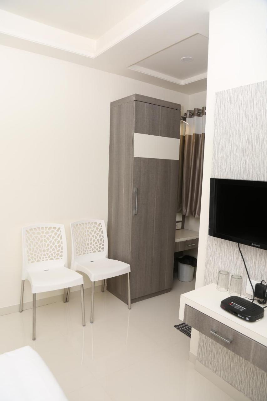 Hotel Lotus Chandrapur Kültér fotó